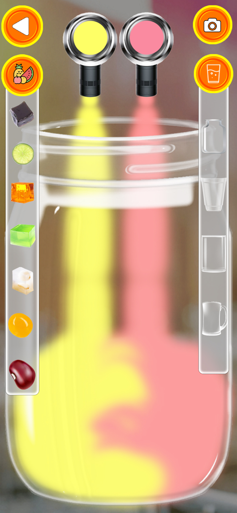 Uma simulação digital de líquidos amarelos e cor-de-rosa sendo despejados em um copo com menus de personalização de cobertura e copo.