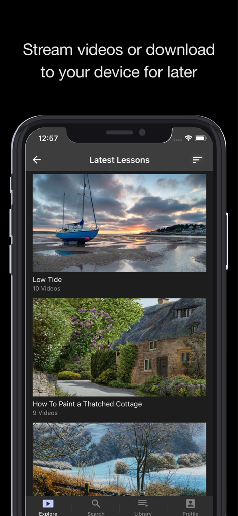 夕暮れ時にビーチに船が描かれた「Low Tide」というタイトルのフォトリアリスティック風景画のチュートリアルセレクションを表示するMICHAEL JAMES SMITH TVアプリのインターフェース。
