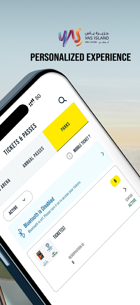 Interface do aplicativo Yas Island mostrando ingressos e passes personalizados para parques temáticos e arenas.