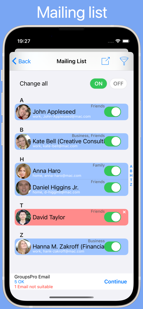 GroupsPro - Interfaz de la lista de correo de la aplicación GroupsPro en iPhone que muestra contactos seleccionados para correo masivo