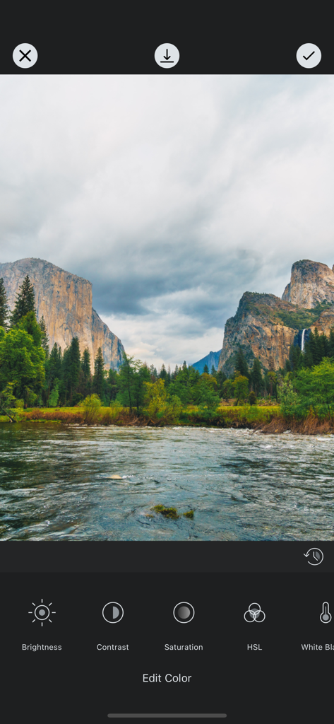 Photo Filters + - Manual color adjustment tools like brightness and contrast in the Photo Filters plus app