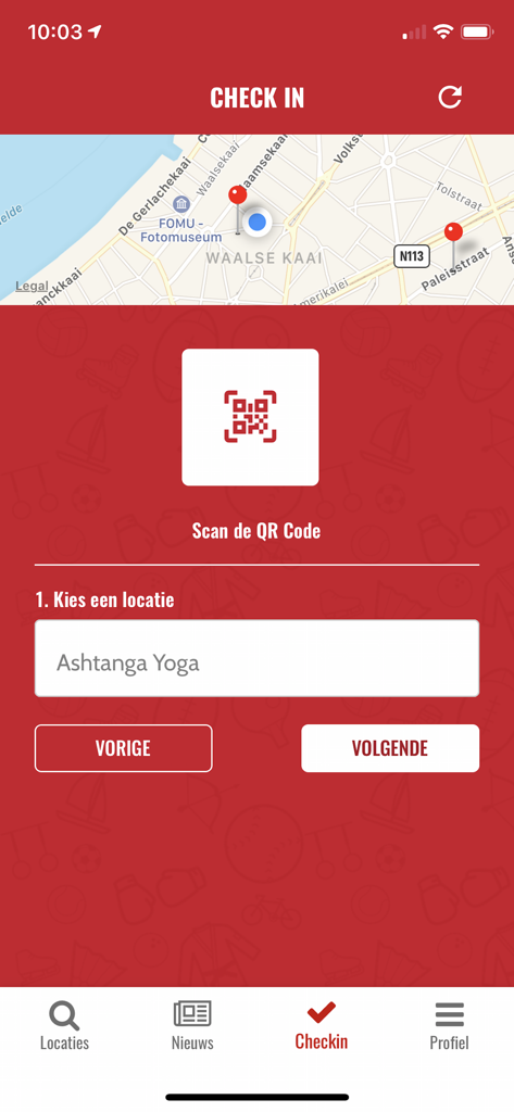 SNS-Pas app check-in screen with map and QR code scanner