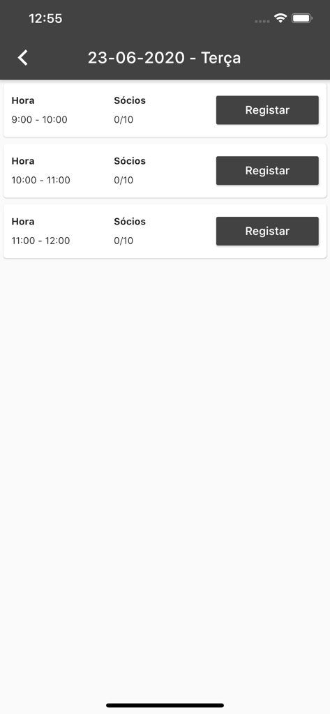 운동 세션 예약을 위한 시간별 헬스장 시간대 및 예약 버튼을 보여주는 모바일 앱 화면