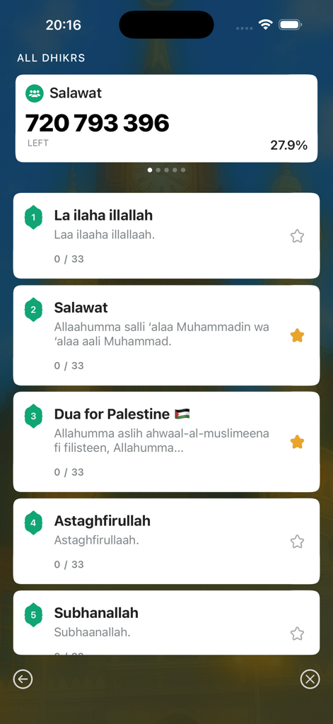 Benutzeroberfläche der Sajda-App, die eine Liste verschiedener Dhikrs und Gebetszähler anzeigt