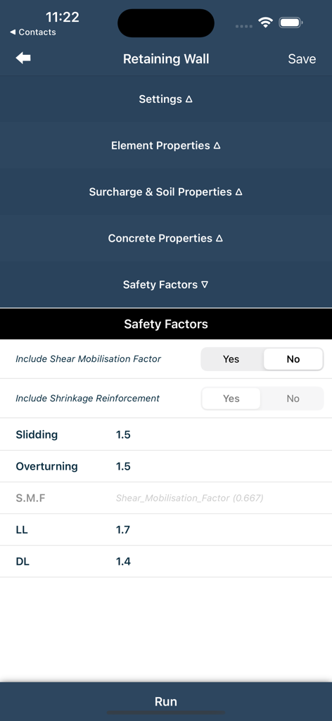 Pantalla de configuración de factores de seguridad en la aplicación Muro de Contención en Voladizo mostrando parámetros para deslizamiento, vuelco y factores de carga