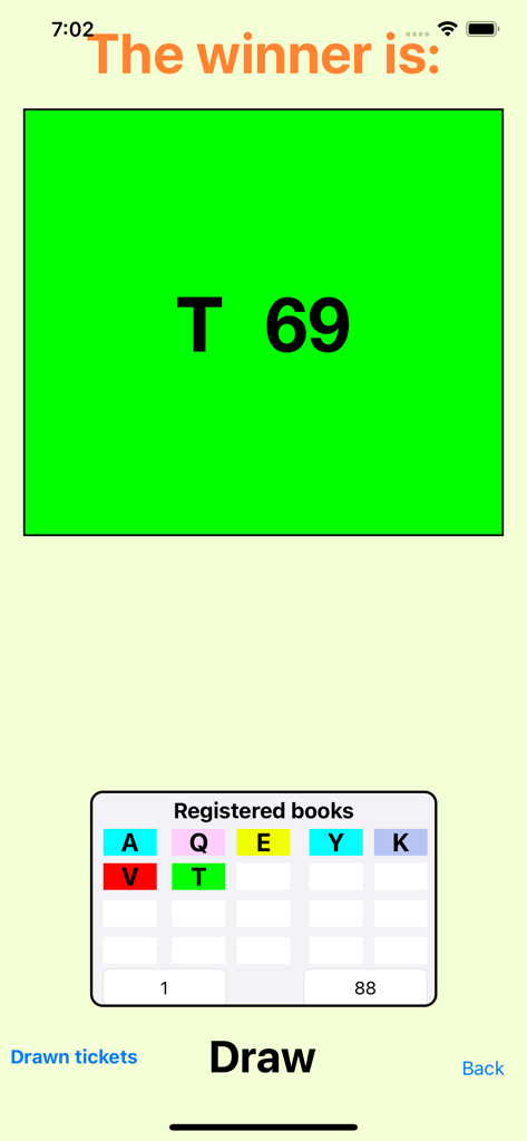 LotteryMaster 앱 화면으로 추첨 컨트롤 위 녹색 상자에 당첨 티켓 번호 T 69 표시