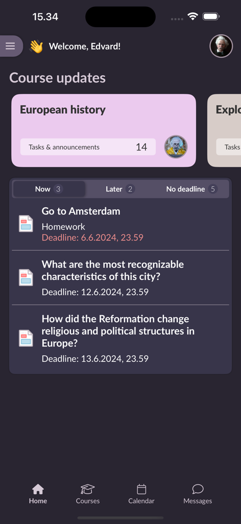 Panel de estudiante de la aplicación itslearning que muestra actualizaciones de cursos y fechas límite de deberes.
