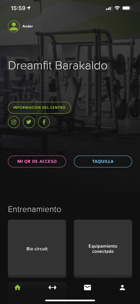 Das Dashboard der Dreamfit-Mobil-App zeigt Details zum Fitnessstudio-Standort, persönlichen QR-Zugangscode und Schaltflächen zur Schließfachverwaltung.