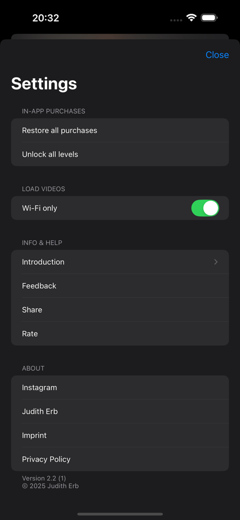 Perfect Voice – Learn to Sing - Menú de configuración de la aplicación Perfect Voice que muestra opciones de compra dentro de la aplicación y preferencias de carga de video