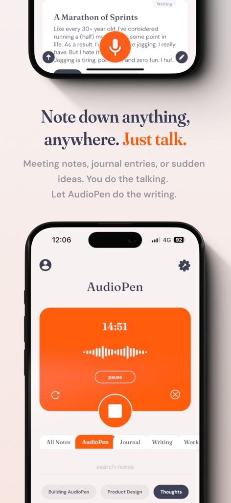 AudioPen - Benutzeroberfläche der mobilen AudioPen-App, die eine laufende Sprachaufnahme mit einer Wellenform und organisierten Notizkategorien zeigt