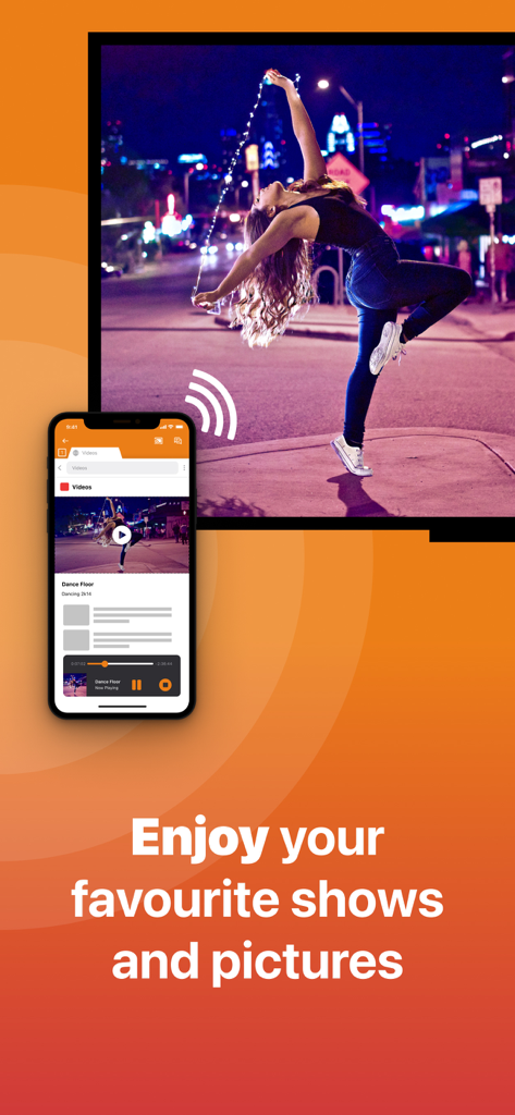 iPhone spiegelt ein Video einer tanzenden Frau mit der Firestick Remote- und Cast-App auf einen großen Fernsehbildschirm