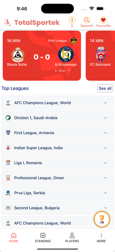 Pantalla de inicio de la aplicación TotalSportek que muestra los resultados de fútbol en vivo y la lista de las principales ligas