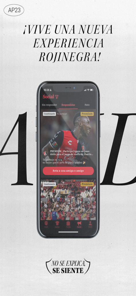 Atlas FC - Pantalla de la aplicación móvil de Atlas FC que muestra la sección social con cuestionarios interactivos para fans y fotos de jugadores.