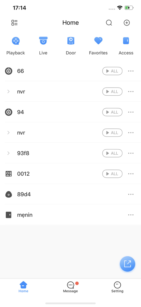 Pantalla de inicio de la aplicación de vigilancia Kabe View que muestra una lista de dispositivos de seguridad conectados e íconos de navegación.