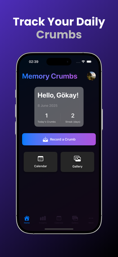 La pantalla de inicio de la aplicación Memory Crumbs mostrando una racha diaria y un botón para grabar una nueva entrada.