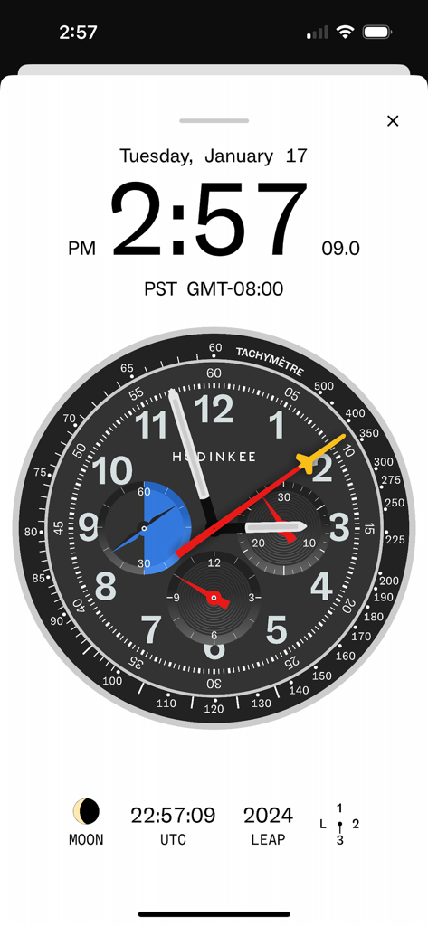 Hodinkee: All Things Watches - Exibição de mostrador de relógio cronógrafo digital na interface da aplicação Hodinkee