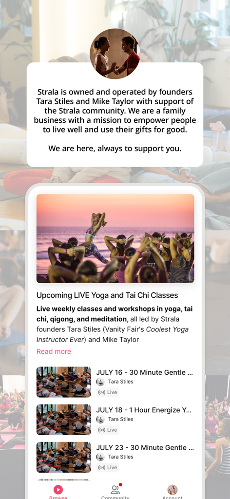 Interfaz de la aplicación Strala Yoga mostrando un horario de próximas clases en vivo de yoga y tai chi con los fundadores Tara Stiles y Mike Taylor