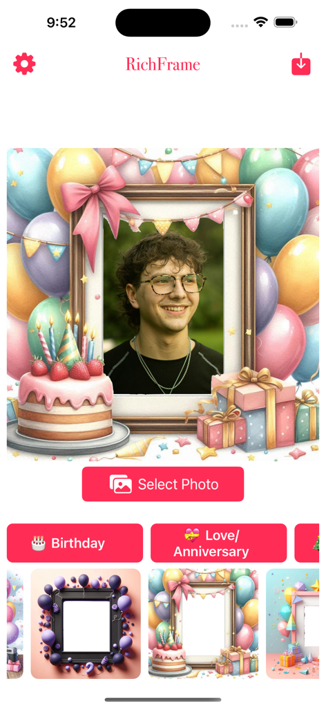 RichFrame Birthday Photo Frame - La pantalla de la aplicación RichFrame mostrando un marco de fotos temático de cumpleaños con globos y un pastel