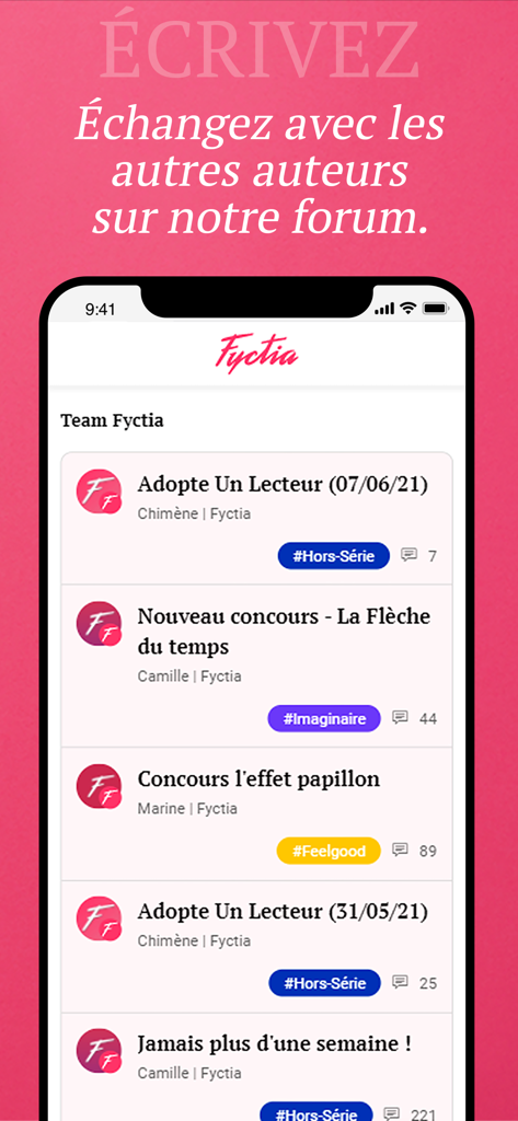 Uno screenshot dell'app Fyctia che mostra il forum della community dove gli autori interagiscono e condividono concorsi di scrittura.