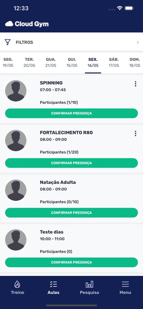 Cloud Gym - Tela de celular do app Cloud Gym mostrando um cronograma de aulas de fitness com opções para confirmar presença em spinning e natação.