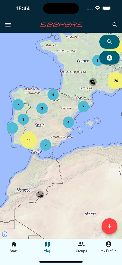 Seekers - Off-Road Navigation - Vista mappa dell'app Seekers che mostra cluster di percorsi off-road in Spagna e Francia.