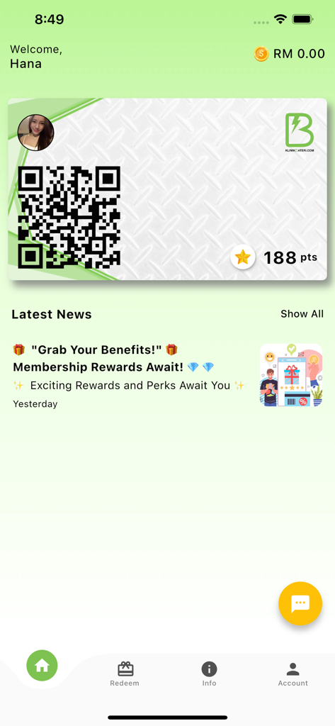 Schermata principale dell'app Klinik Bateri che mostra una tessera membership digitale con codice QR e saldo punti.