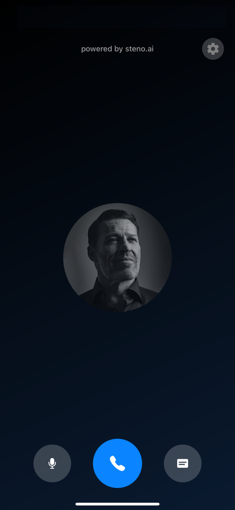 Interfaz de llamada de voz de la aplicación móvil Tony Robbins AI con botones de llamada y micrófono