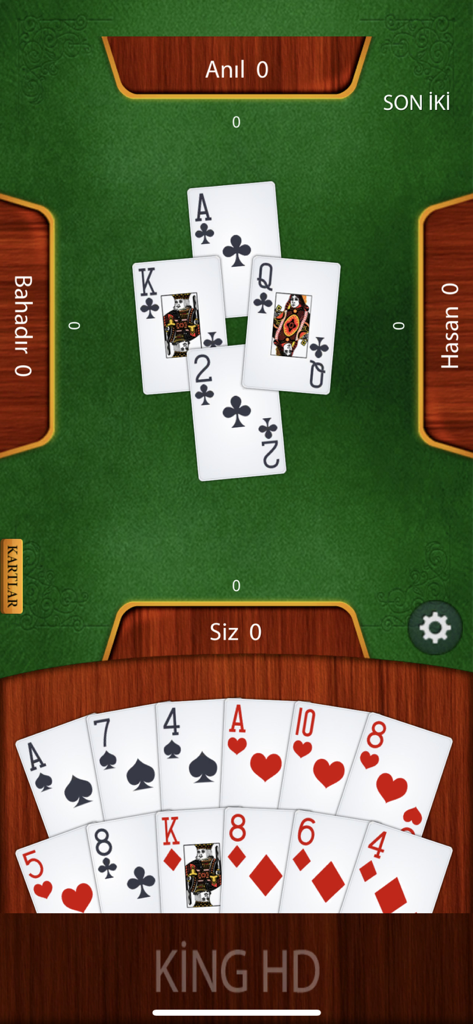 King HD - King HD mobile card game showing a digital green table with playing cards and player names