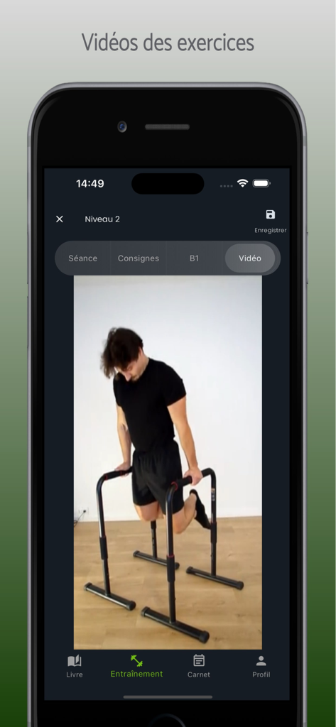 Méthode Lafay 2A - A man performing a dip exercise on parallel bars within the Méthode Lafay 2A mobile app video section