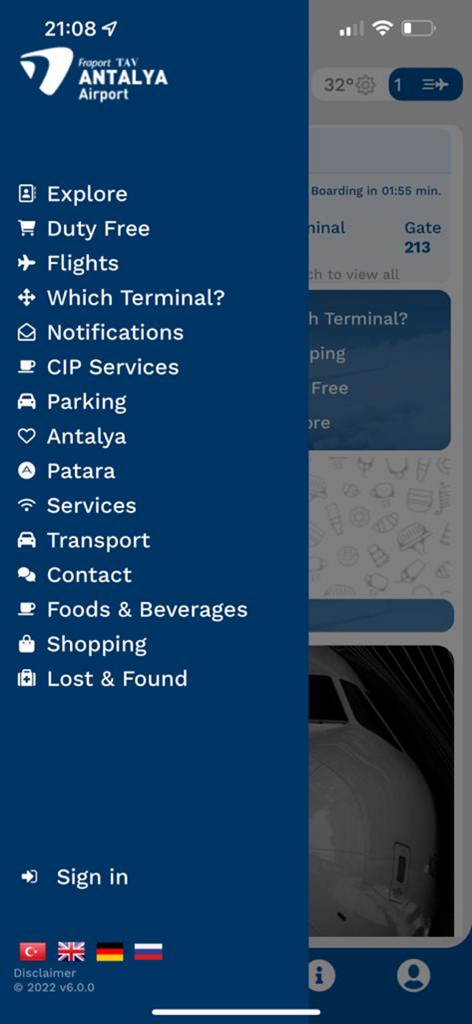 Seiten-Navigationsmenü der Antalya Flughafen App mit Diensten wie Flügen, Duty Free und Parken