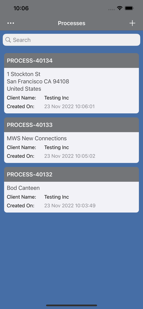 Pipelayer - L'écran des processus dans l'application Pipelayer affichant une liste de projets de pose de tuyaux avec des emplacements, des noms de clients et des dates de création.