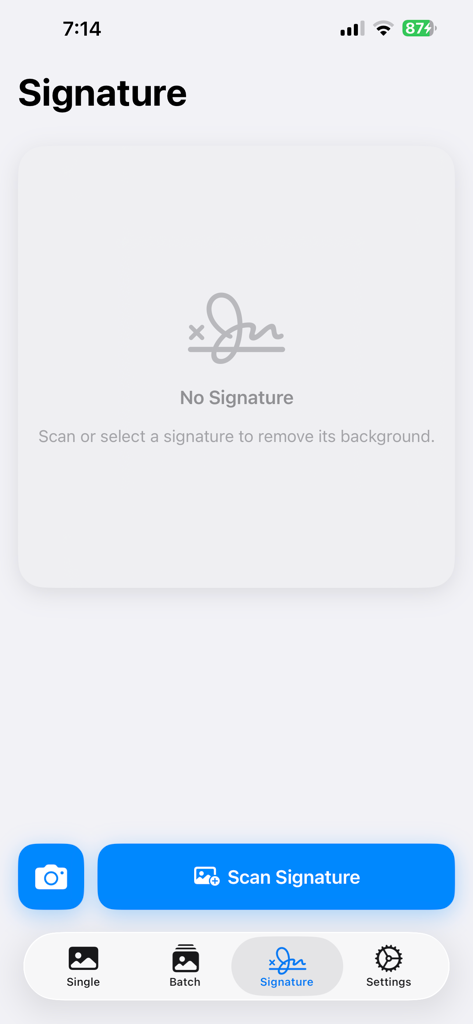 Remove Background - Removr - Interfaccia dell'app mobile di Removr che mostra la funzione di estrazione della firma con un pulsante di scansione della firma