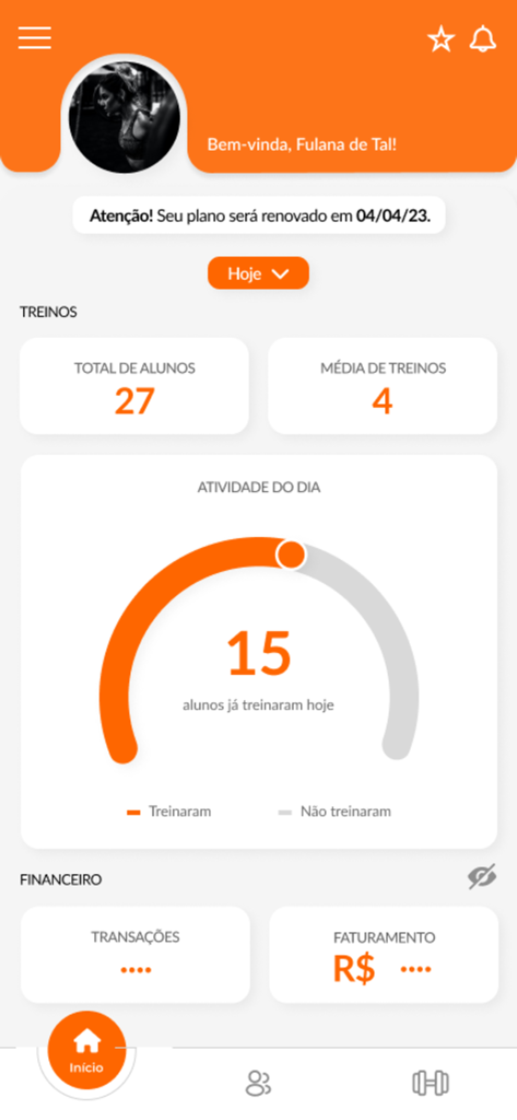 Panel de la aplicación Personal Digital que muestra un resumen del entrenador con estadísticas de estudiantes, seguimiento de actividad y datos financieros.