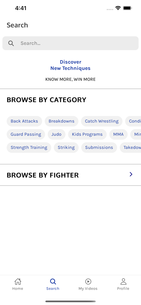 Tela de busca do aplicativo BJJ Fanatics mostrando categorias de técnicas de artes marciais como passagem de guarda e striking