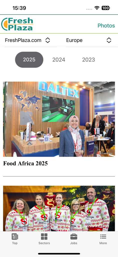 FreshPublishers.com - Screenshot dell'app mobile Fresh Plaza che mostra una galleria fotografica di fiere tra cui Food Africa 2025.