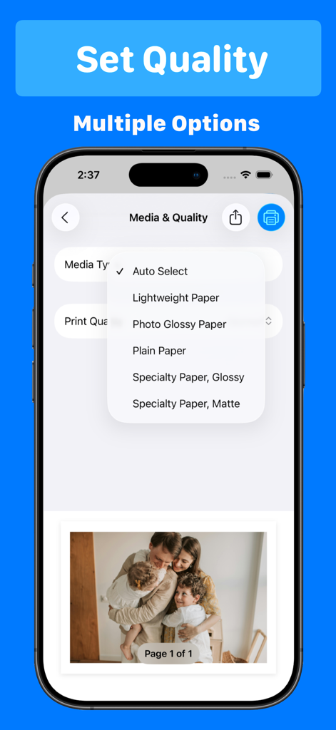 Oberfläche der Smart Printer App, die Medientyp- und Druckqualitätsoptionen für ein Familienfoto anzeigt