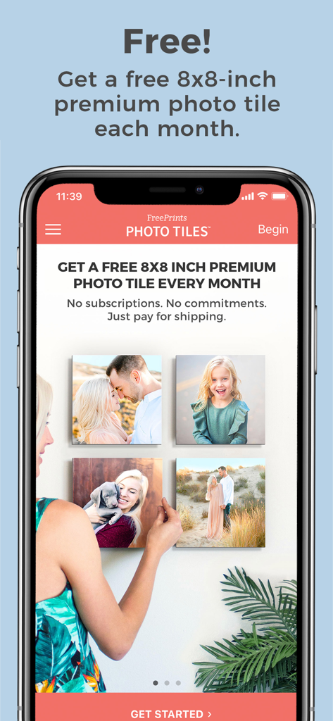 FreePrints Photo Tiles - Smartphone-Bildschirm, der die Benutzeroberfläche der FreePrints Photo Tiles App mit einem Angebot für ein kostenloses monatliches Premium-Fotoflies zeigt