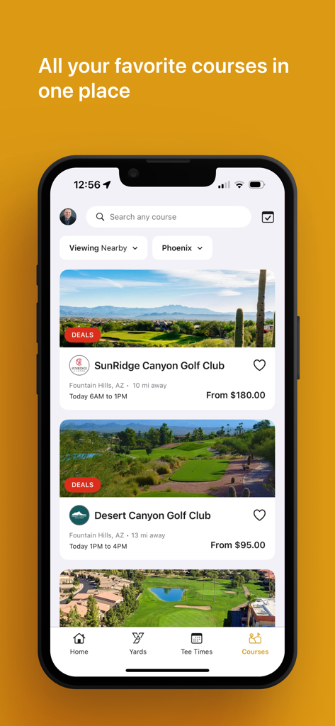Pantalla de la aplicación móvil que muestra una lista de campos de golf con precios y ofertas en el área de Phoenix.