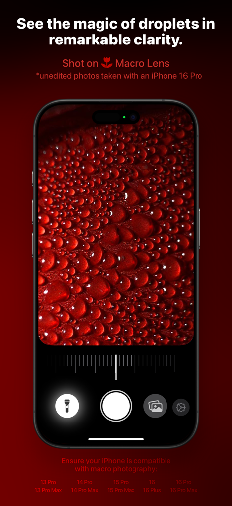 Macro Lens - L'application Macro Lens montrant une photo en gros plan de gouttelettes d'eau rouges avec des commandes de caméra