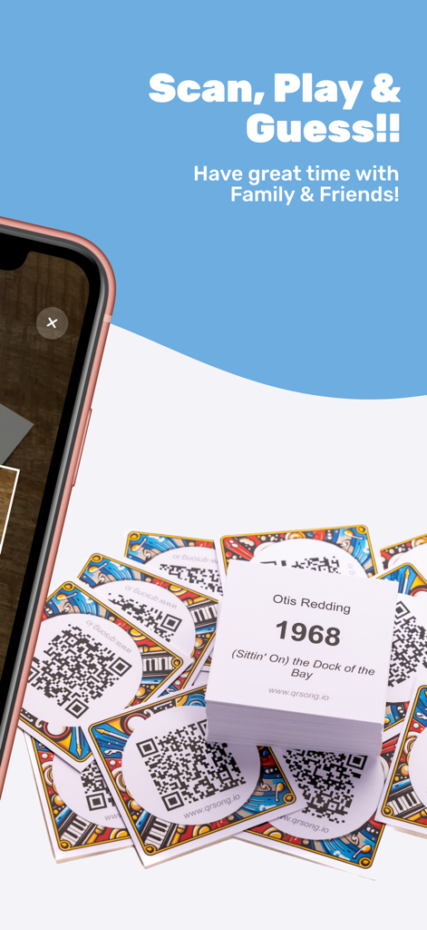 QRSong! - Captura de pantalla de la aplicación QRSong que muestra cartas de música físicas con código QR y el texto Escanear, Reproducir y Adivinar con Familiares y Amigos