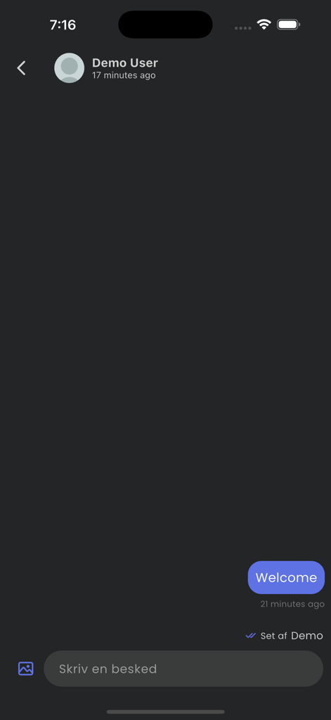 SOCii Messenger - SOCii Messenger app chat interface showing a welcome message in dark mode.