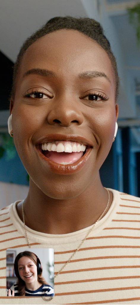 Varsity Tutorsアプリのインターフェースでのチューターと生徒のライブビデオ個別指導セッション。