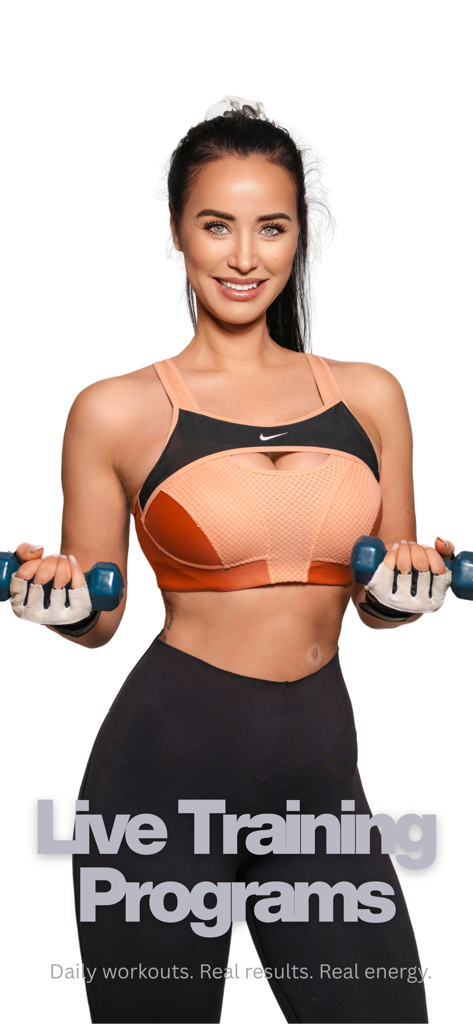 ÇIKA - Eine Frau in Sport-BH und Leggings, die Hanteln für eine Live-Trainingssitzung in der ÇIKA-App hält