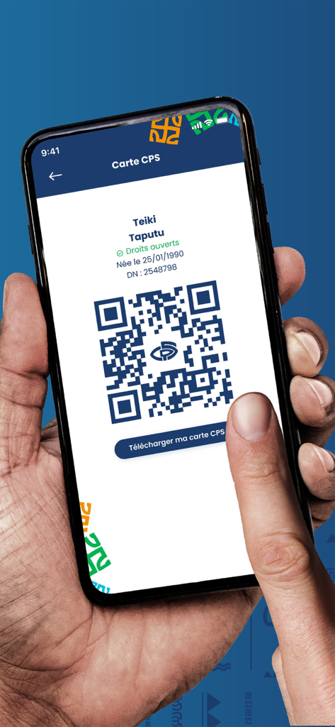Aplicación móvil Tatou que muestra una tarjeta de seguridad social CPS digital con un código QR y detalles de identificación personal.