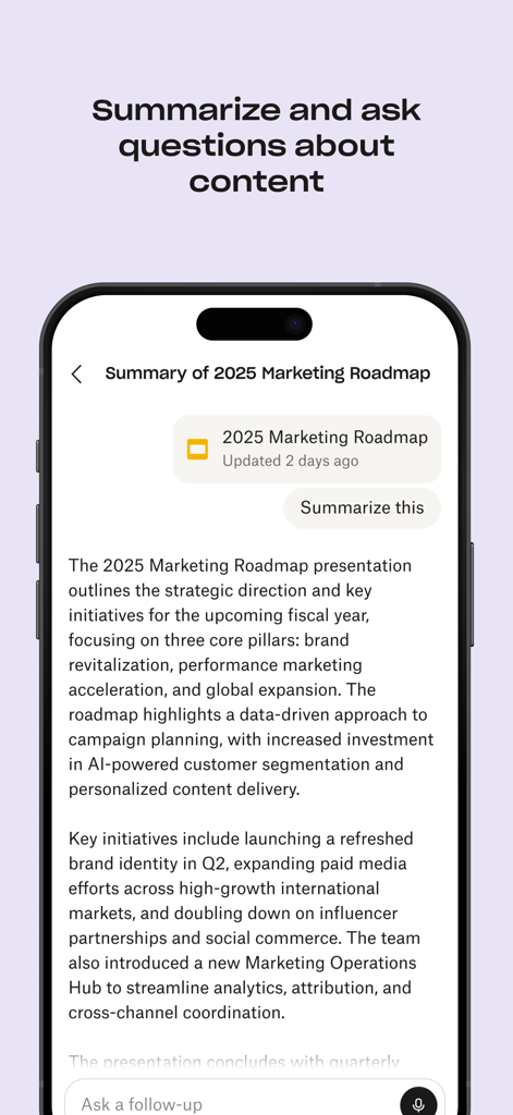 Interfaccia dell'app Dropbox Dash su uno smartphone che mostra un riassunto generato dall'AI di un documento di roadmap di marketing.