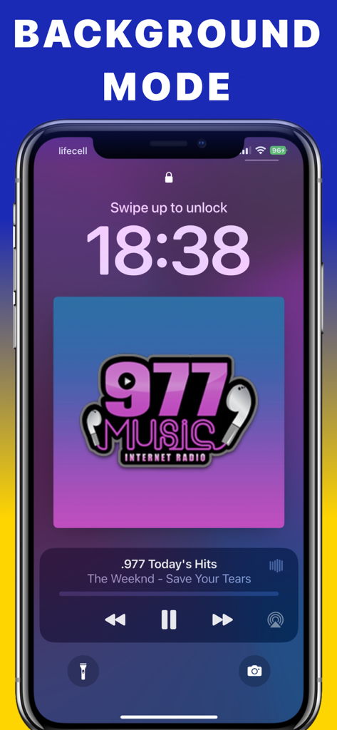 FM Radio Tuner live Player app - El reproductor de pantalla de bloqueo de la aplicación FM Radio Tuner muestra información de música y controles del modo de fondo en un iPhone.