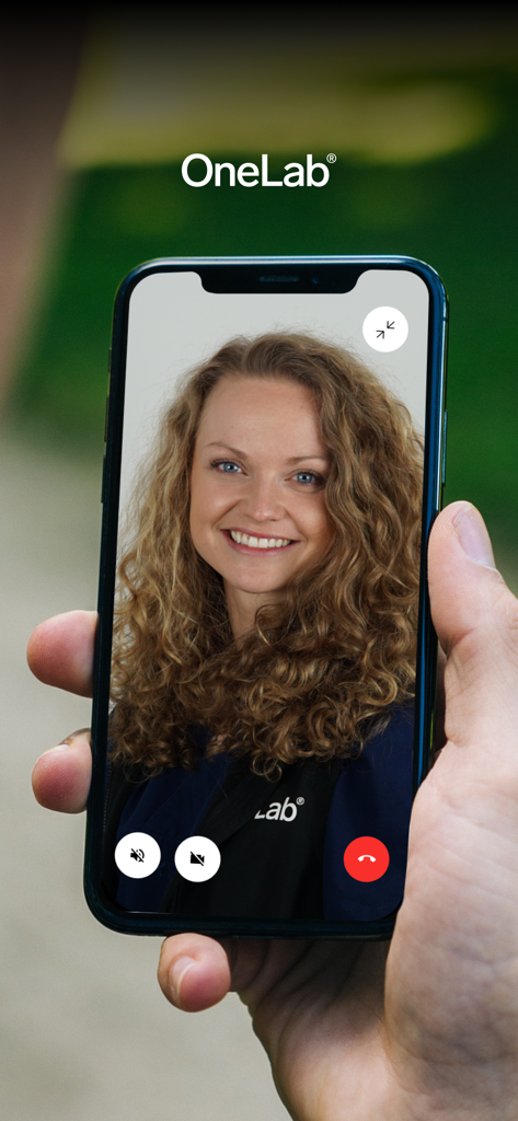 OneLab - Pantalla de smartphone que muestra una videollamada con un profesional de la salud a través de la aplicación OneLab