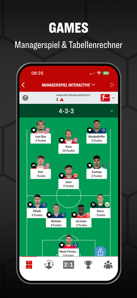 kicker Fußball News - Kicker app fantasy manager game interface showing a team lineup on a football field.
