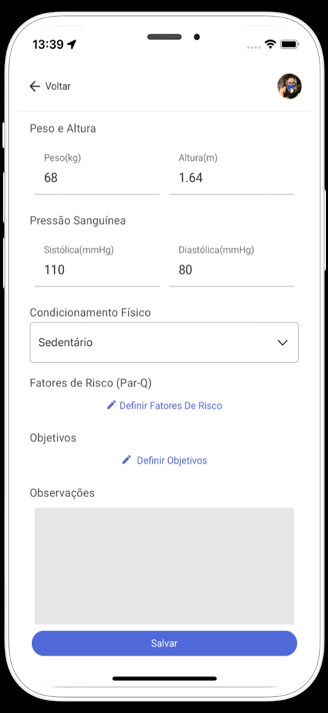 Interfaz de la aplicación móvil Fitcheck que muestra campos para ingresar el peso, la altura, la presión arterial y la condición física de un atleta