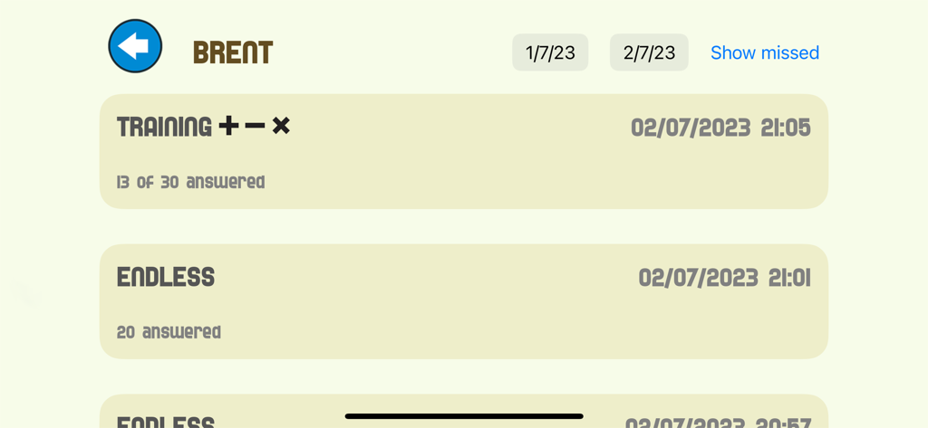 Number Runアプリの完了した算数トレーニングとエンドレスモードセッションを示すユーザー進捗ログ。